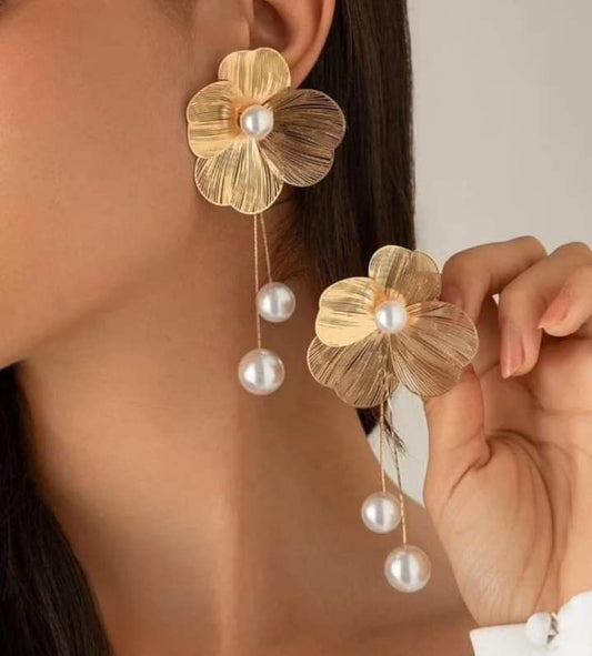 Elegant Gold Flower Pearl Drop Earrings